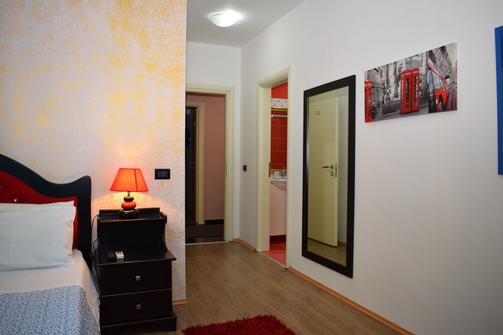 טיראנה Royal Vila Hotel מראה חיצוני תמונה