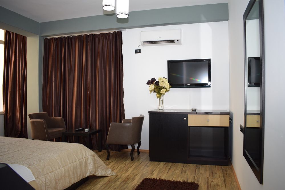 טיראנה Royal Vila Hotel מראה חיצוני תמונה