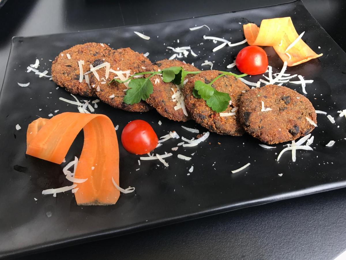 טיראנה Royal Vila Hotel מראה חיצוני תמונה
